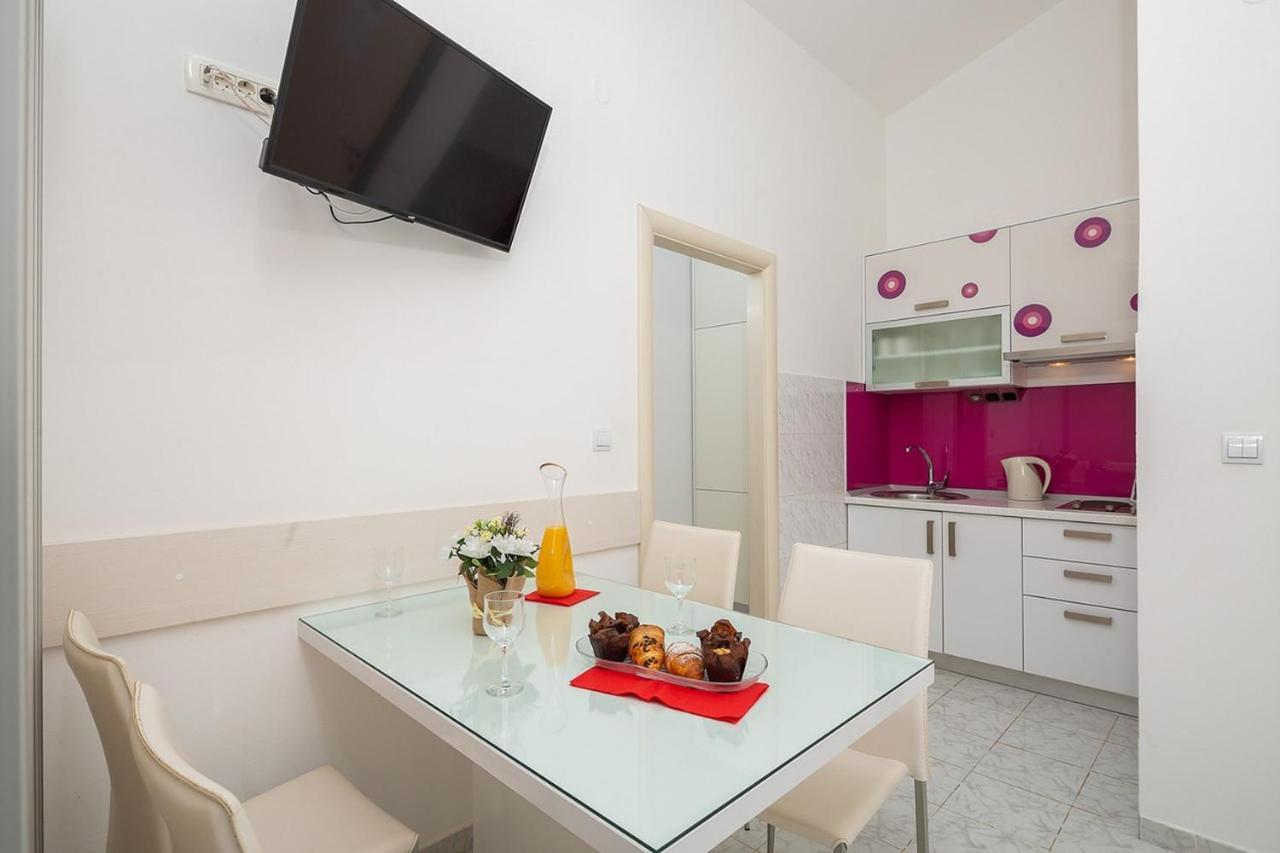 Apartmani Kastelancic Podstrana Kültér fotó