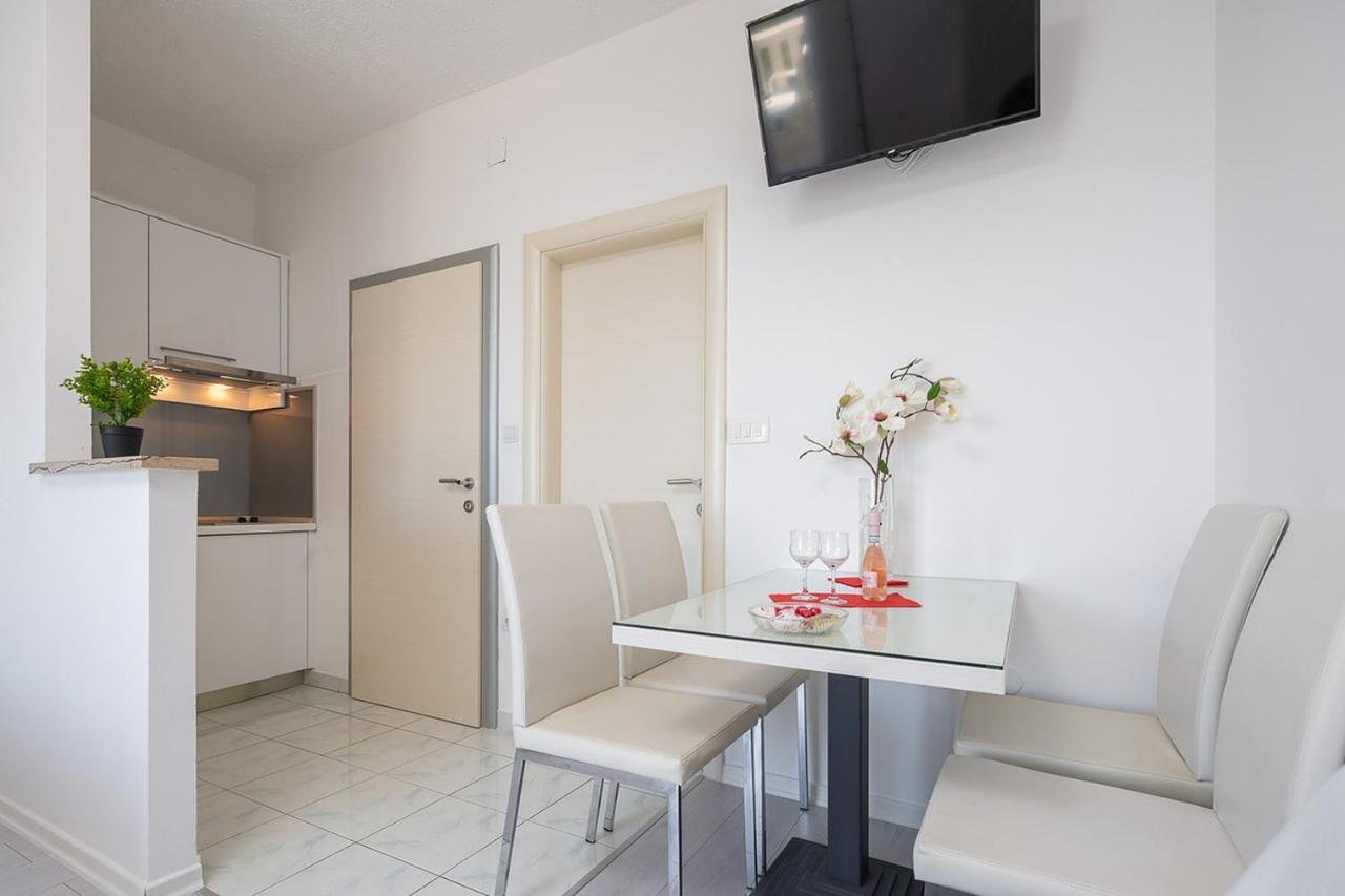 Apartmani Kastelancic Podstrana Kültér fotó