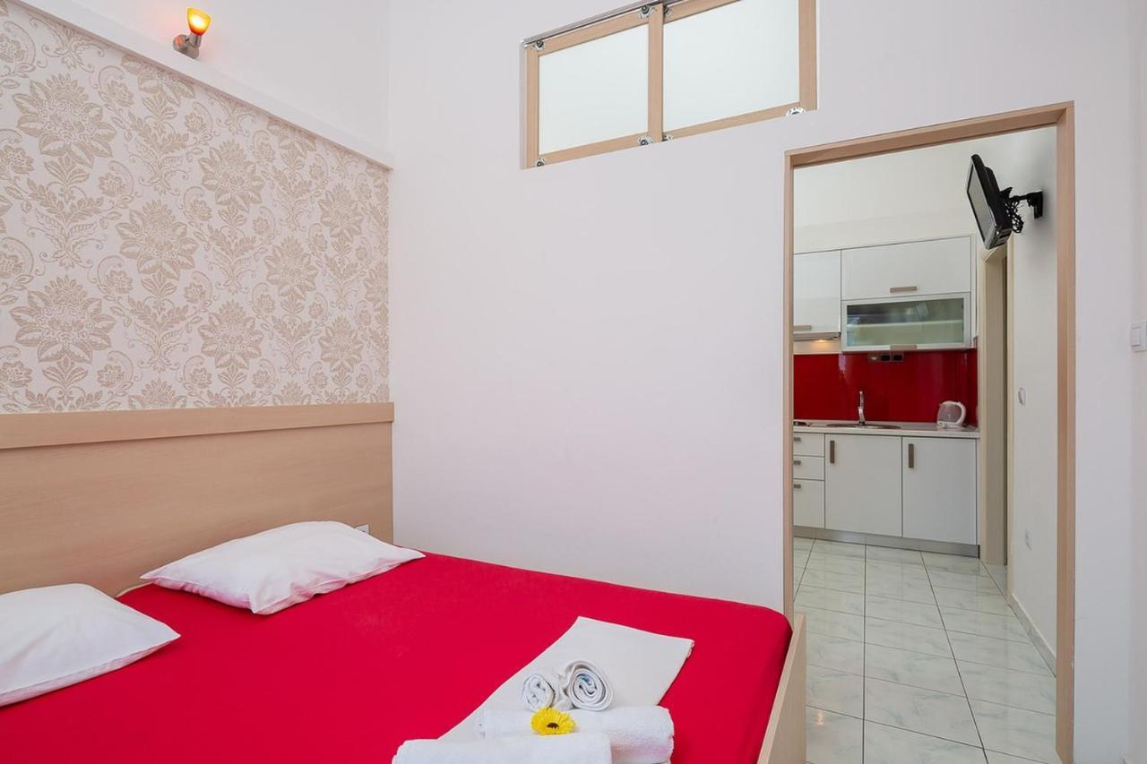 Apartmani Kastelancic Podstrana Kültér fotó