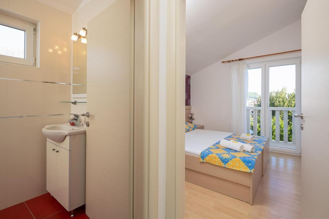Apartmani Kastelancic Podstrana Kültér fotó